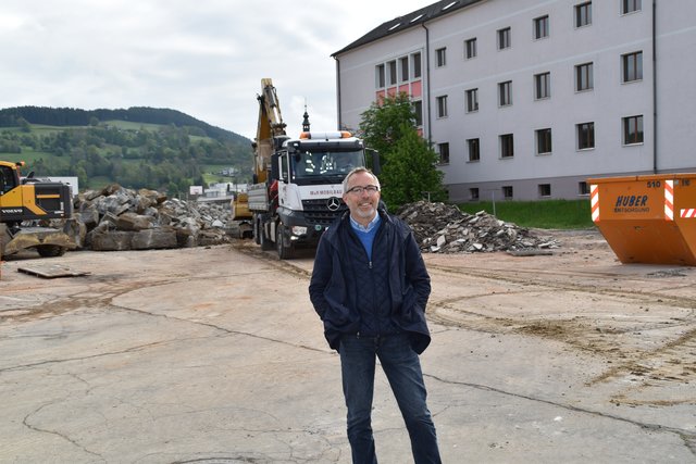 Baumeister Klaus Huber investiert rund 10 Millionen Euro in den Standort. Die Wohnungen und Büros sollen verkauft werden