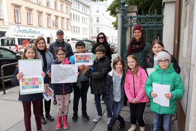 "Unsere Schule ist ein Schatz für Bildung, wo wir voneinander lernen", sagen die Schatzmeister.