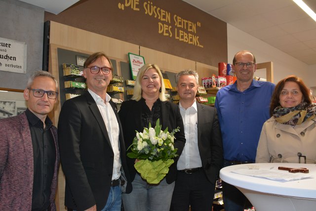 V.l.n.R.: Roman Neubauer, Bürgermeister Erwin Eggenreich, Bibi Bleykolm, Ingo Reisinger, Ronald Bleykolm und Iris Thosold bei der feierlichen Eröffnung.