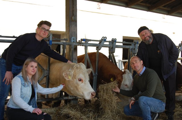 Mit Haubenkoch Gottfried Bachler fand die Auftaktveranstaltung für das Projekt "Slow-Food" am Schulgut Weindorf statt.