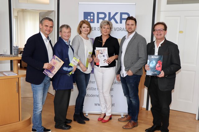 Vernetzung: Auch Ingrid Gamauf und Julian Haushofer von der BHAK Hartberg konnten am Tag der offenen Tür begrüßt werden.