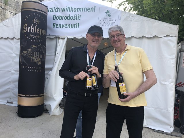 Die Ideengeber: Christian Waltl und Peter Mahler (v. li.) von der Carinthian Artisan Brewery. Sie organisieren das Craftbeer-Festival gemeinsam mit dem TVB Klagenfurt | Foto: Polzer