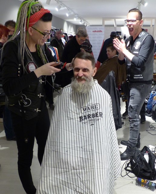 Mit einem gratis Haarschnitt geben die Barber Angels bedürftigen Menschen ein neues Selbstwertgefühl.