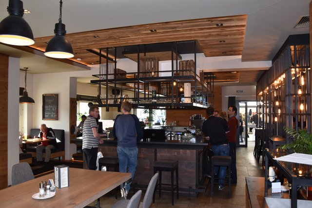 Das neue Restaurant "Zum Hof" im Erdgeschoß ist das Nachfolgelokal des legendären "Burgenlandhofs" von Willi Kern.