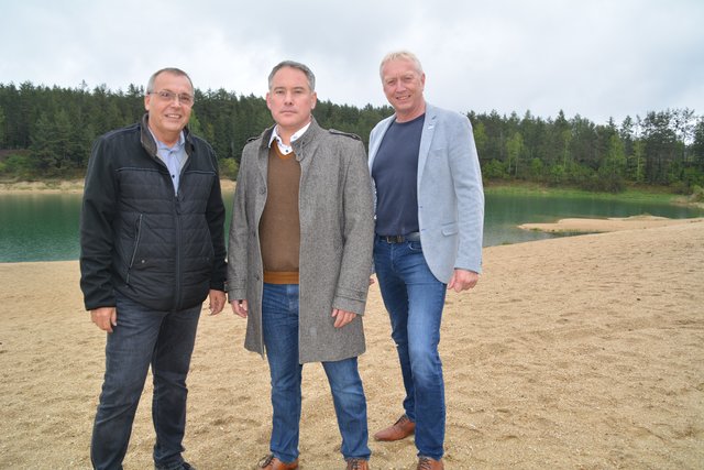 Die SP-Stadträte Christian Rupp, Thomas Miksch und Michael Bierbach im Strandbad.