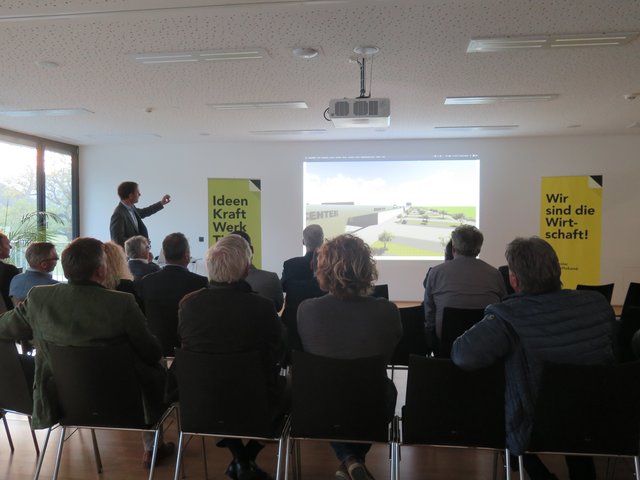 Patrick Weber brachte Details zum neuen Gewerbegebiet in Kematen zur Kenntnis.
