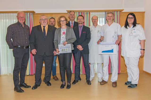 Stolzes Team: Gebhard Schmied, Winfried Roßbauer, Jens Rollnik, Anita Stampfer, Ralph Wiedensohler, Hardy Zießler, Johannes Hörmann, Markus Grollitsch und Martina Bock (von links)