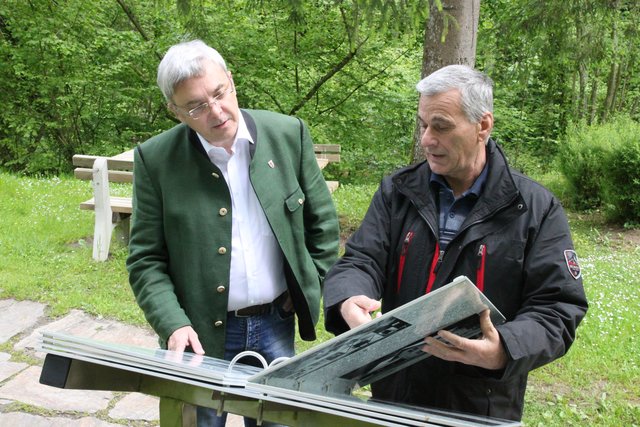 Die Historie ist im "Ringbuch" nachzulesen: Ernst Kahr, Karl Dudek (v.l.)