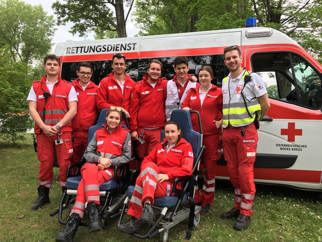Team des Ambulanzdienstes des Roten Kreuzes Klosterneuburg am Sonntag