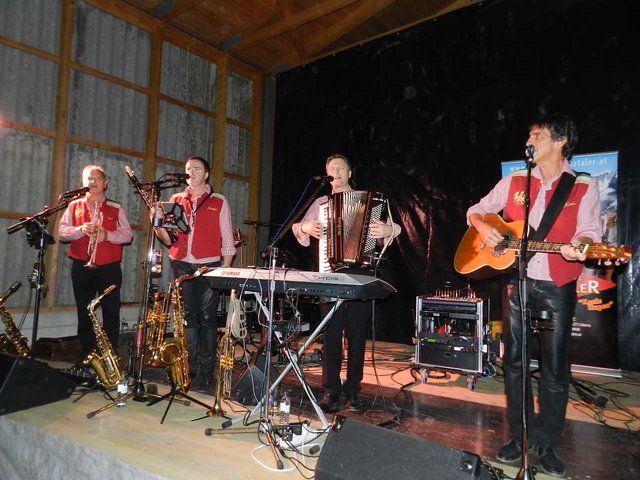 die Gruppe am Zeltfest " Original Zillertaler"
Rudi Ebster, Markus Rupprechter, Toni Hausmann,
Horst Konrader