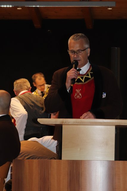 Obmann Robert Pichler bei seiner Begrüßungsrede.