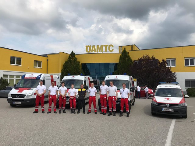 Team aus Klosterneuburg beim Fahrsicherheitstraining