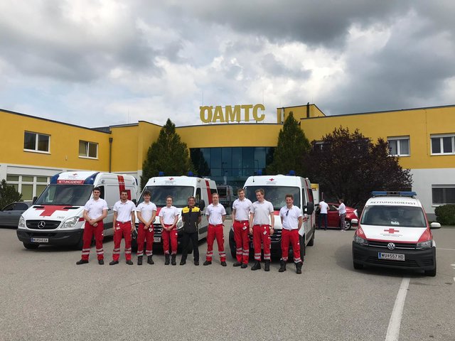 Team aus Klosterneuburg beim Fahrsicherheitstraining | Foto: ÖRK Klosterneuburg