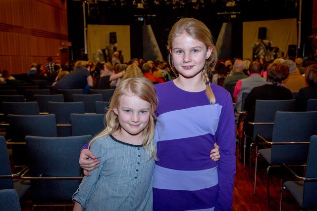 Schwestern: Julia (8) und Katharina (11)