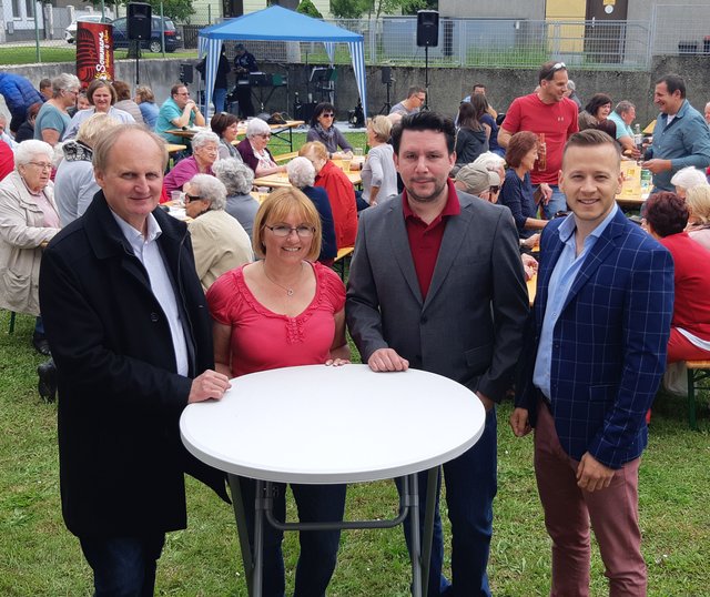 NR Bgm. Erwin Preiner, Vize-Bürgermeisterin Karin Darnai, David Valentin von der LIKI und Max Köllner - vereint im Kampf gegen die Breitspurbahn.