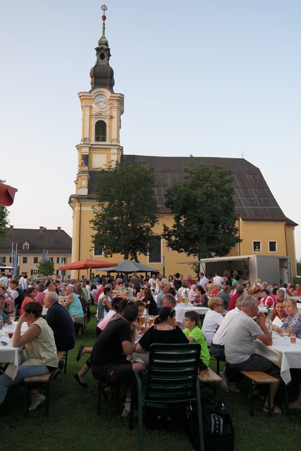 Der Marktplatz in Wies wird wieder zum Treffpunkt für Jung und Alt beim "aufWIESern".