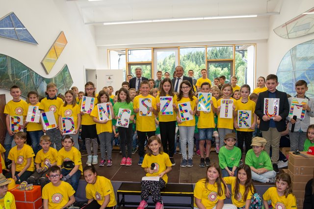 Ein barrierefreies, nachhaltiges Bildungszentrum für Volksschule, schulische Nachmittagsbetreuung, Kindergarten und Kulturzentrum ist nun in Ludmannsdorf mit 450.000 Euro Fördermitteln des Klima- und Energiefonds entstanden  | Foto: Dieter Arbeiter (alle Fotos)