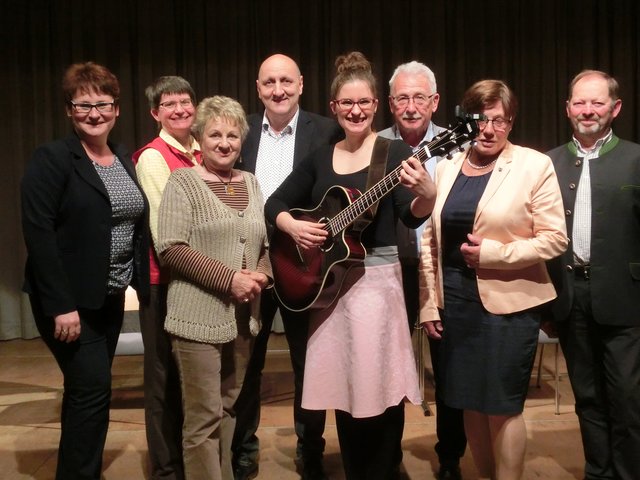 Geschäftsführende Gemeinderätin Beate Berger, Gemeinderätin Marianne Wipp, Gemeinderätin Melitta Linzberger Gemeinderat Gerald Höchtel, Guggi Hofbauer, Gemeinderat Hermann Haneder, Bürgermeisterin Josefa Geiger, Geschäftsführender Gemeinderat Karl Heiß.