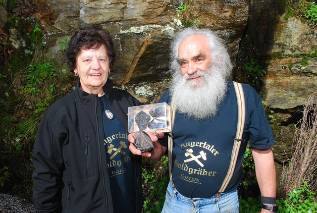 Maria Auernig und Toni Wallner entdeckten erstmals im Gasteiner Angertal beeindruckende Fossilien.