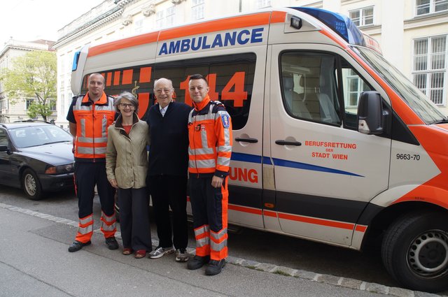 Danke für die Lebensrettung: Benedikt Neubauer, Marianne Krasel, Georg Krasel und Sebastian Scharf (v.l.).