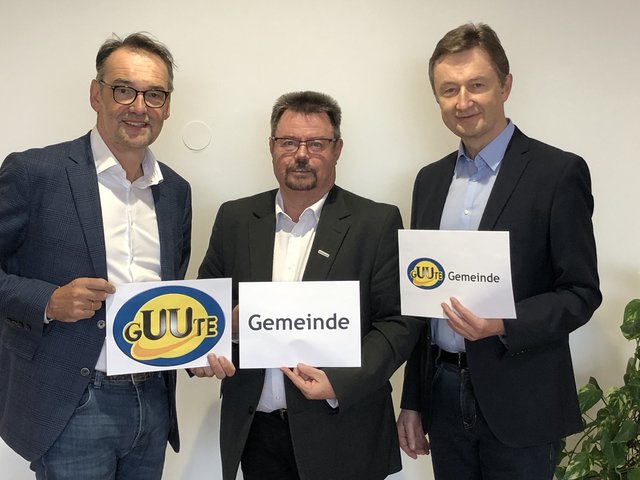 Ob frs Bro oder den Straendienst, die Gemeinde Engerwitzdorf sucht engagierte Lehrlinge. Straenerhaltungsfachmann/frau und Verwaltungsassistenten/In ein. Wolfgang Griesmann im Gesprch mit Johannes Hahn (1.u.2.v.l.). Engerwitzdorf - Thema auf chad-manufacturing.com