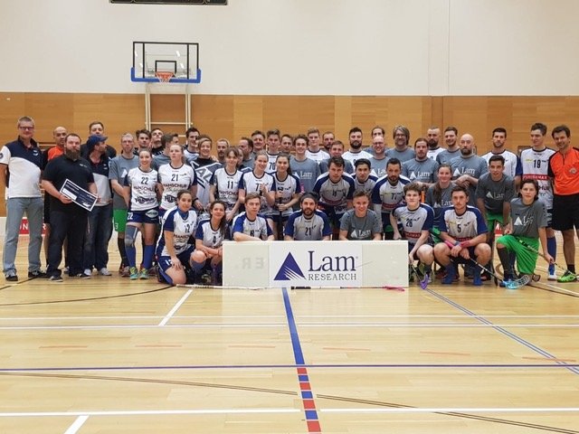 DAs Charity-Floorball-Spiel fand zwischen Österreichs Floorball-Größe VSV Unihockey und LAM Research Unihockey statt. Gesammelt wurde für den guten Zweck | Foto: KK