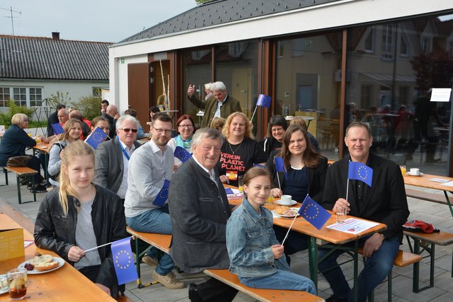 Die EU am Frühstückstisch: bei frischen Semmeln, Marmelade und Kaffee informierten sich die Besucher über die bevorstehende Europawahl.