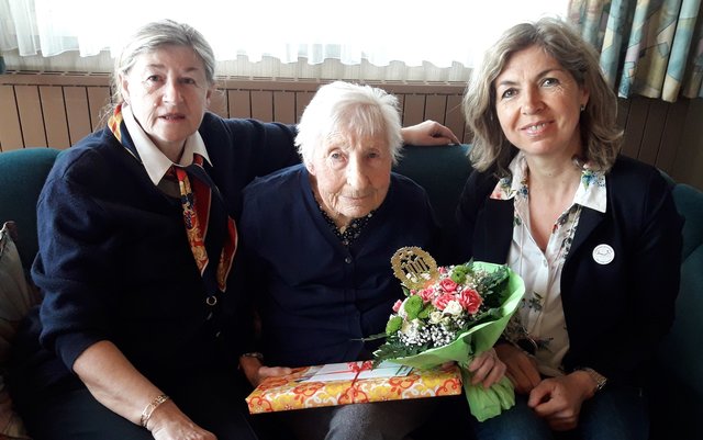 Margarethe Hatwagner wurde 100 Jahre alt, Gabriele Moodt und Sylvia Wimmer gratulierten