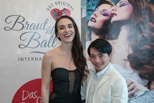 Feierten den Wonnemonat Mai: Ex-Miss-Vienna Kimberly Budinsky und Designer Nhut La Hong.