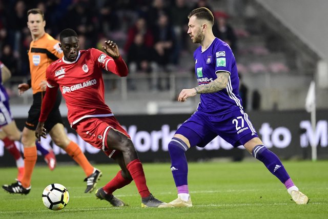 Schwerer Stand: Peter Zulj (r.) ging für kolportierte drei Millionen Euro zu Anderlecht. Dort spielt er kaum. | Foto: GEPA