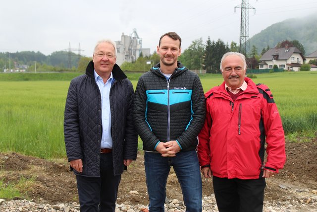 Hans Kronberger, INKOBA-Geschäftsführer, Bäcker Karl Reingruber und Pinsdorfs Bürgermeister Dieter Helms. | Foto: Kerstin Müller