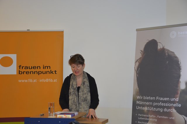 Die Innsbrucker Politikwissenschafterin Alexandra Weiss beantwortete frauenpolitische Fragen.