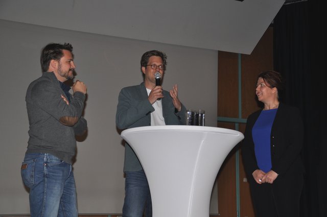 Kulturreferentin Dagmar Fetz-Lugmayr im Gespräch mit dem Regisseur Stefan Wolner und Kameramann Viktor Schaider. (v.r.n.l.)