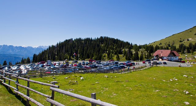 Vorläufig wird es zu keiner Sperre der Parkplätze kommen | Foto: villacher-alpenstrasse.at