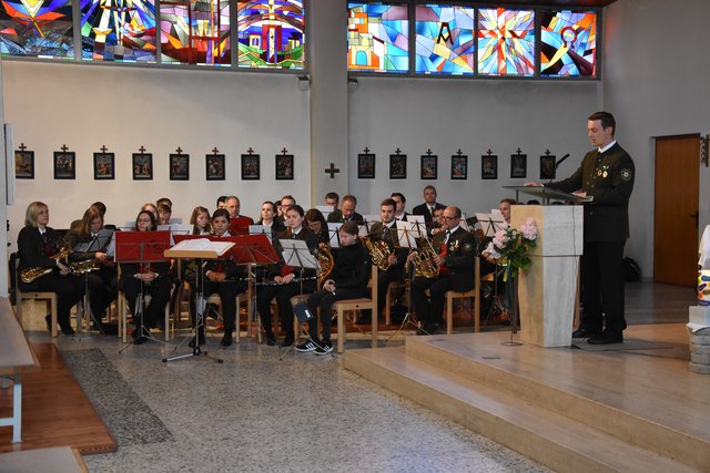 Die Marktmusikapelle Wettmannstätten bei der ersten Muttertagsmesse in der Pfarrkirche Wettmannstätten.