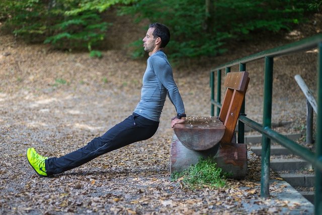 Wie baut man Bewegung einfach in den Alltag ein? Einfach Tipps von WOCHE-Blogger Philipp beherzigen!