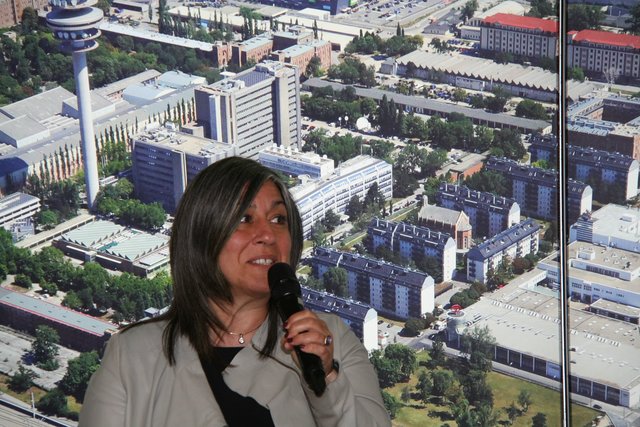 Vizebürgermeisterin Maria Vassilakou zeigte sich stolz über die fertig gestellte Brücke. | Foto: Pufler
