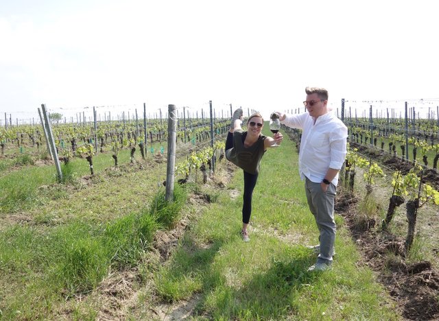 Conny Reumann und Dominik Pingitzer luden zu Yoga & Wein