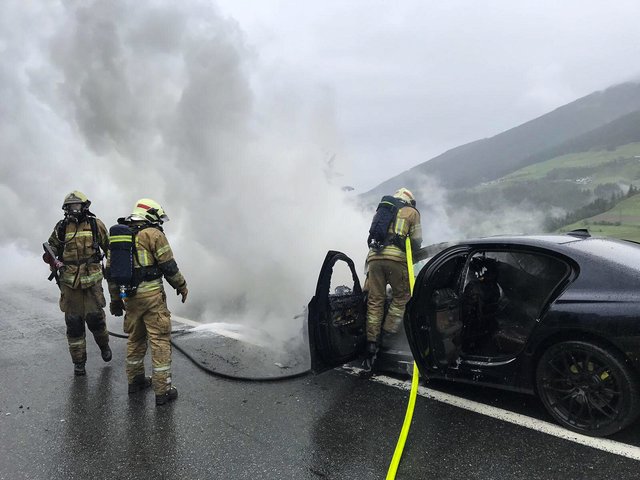 Ursache für das Feuer dürfte ein technischer Defekt gewesen sein. Verletzt wurde niemand. | Foto: zeitungsfoto.at