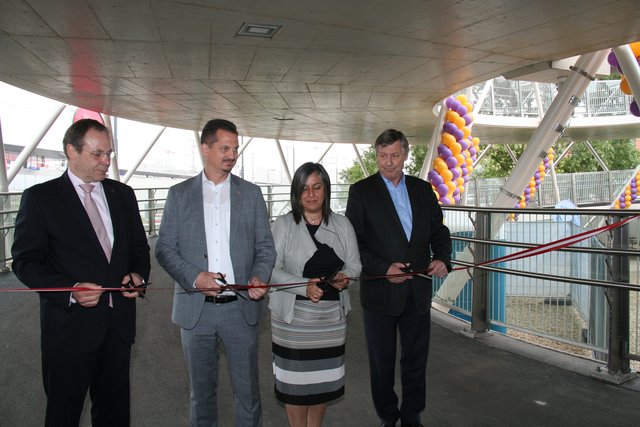 Hermann Papouschek, Marcus Franz, Maria Vassilakou und Erich Hohenberger bei der offiziellen Eröffnung der Südbahnhofbrücke. | Foto: Pufler