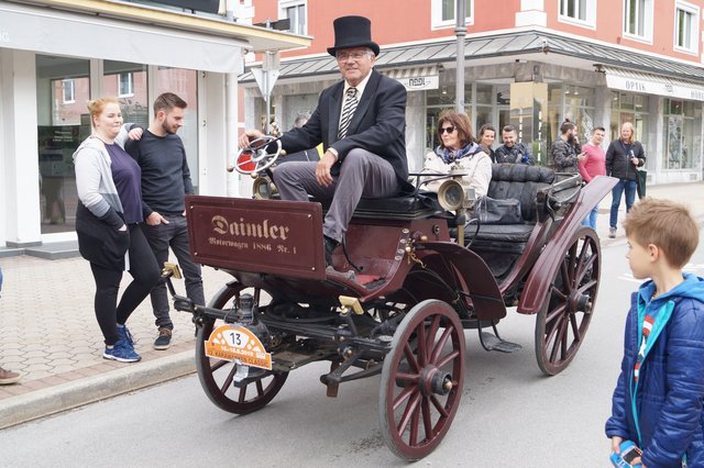 Die Autofans konnten eine Vielzahl an Automodellen - von Vorkriegsmodellen bis Youngtimer - bewundern.