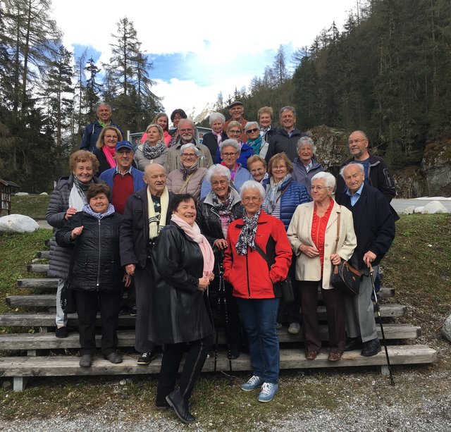 Die gut gelaunte Runde des PVÖ Zams bei Ihrem Ausflug ins Ötztal/Ötzidorf/Umhausen.