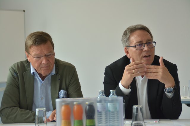 "Das wird kein Schnellschuss", so Bgm Martin Krumschnabel (re), "die Zeit, die uns hier zur Verfügung steht, ist ein Segen."