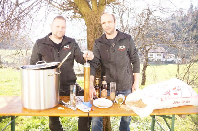 Georg Hagn und Roland Hallinger haben 2017 das "Rolbrettbräu", Bad Vigauns erste Brauerei gegründet.