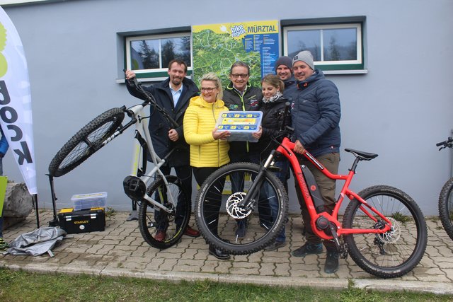 Die Begeisterung für den E-Bike-Trend schwappt über.  | Foto: Hofbauer