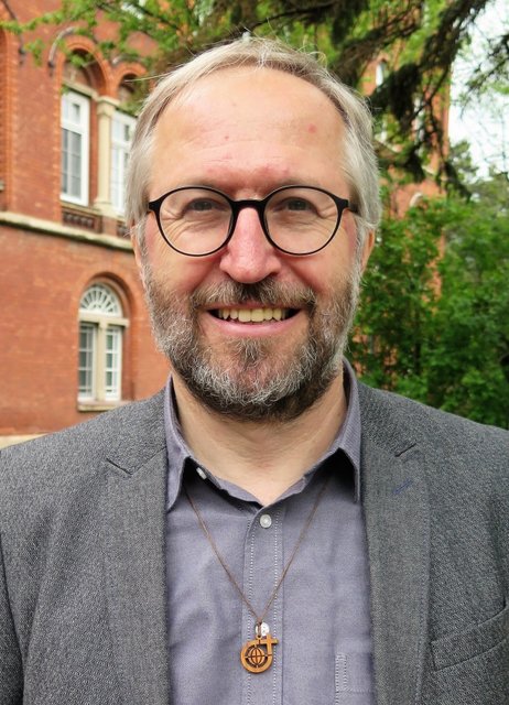 Pater Helm: "Die heilende Kraft von Beziehungen" am 12. Juni im Haus der Begegnung.