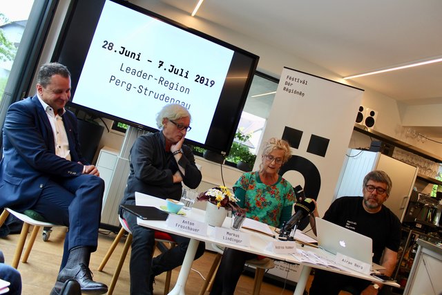 Anton Froschauer (Bürgermeister Perg), Markus Lindinger (Kriegergut), Andrea Hummer (Kaufmännische Leitung), Airan Berg (Künstlerische Leitung)