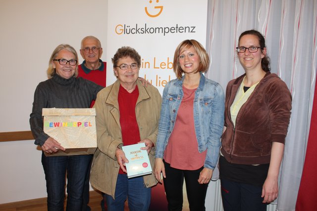 V.l.n.r.: Ursula Patzl-Dormann, Franz Köstler (Bibliothekar), Heidemarie Brezina (Gewinnerin), Katharina Mühl (Vortragende), Belinda Fedrigotti
