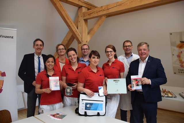 Clemens Rissbacher, Diana Kathrein, Bettina Fetz, Tanja Forsthuber, Bertram Ladner, Christine Schlierenzauer, Isabella Fringer, Primarius Ewald Wöll und LR Bernhard Tilg.