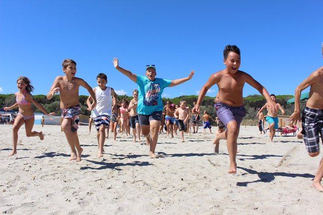 Kinder mit Atemwegs- und Hauterkrankungen dürfen auf Kosten der NÖGKK ans Meer fahren.